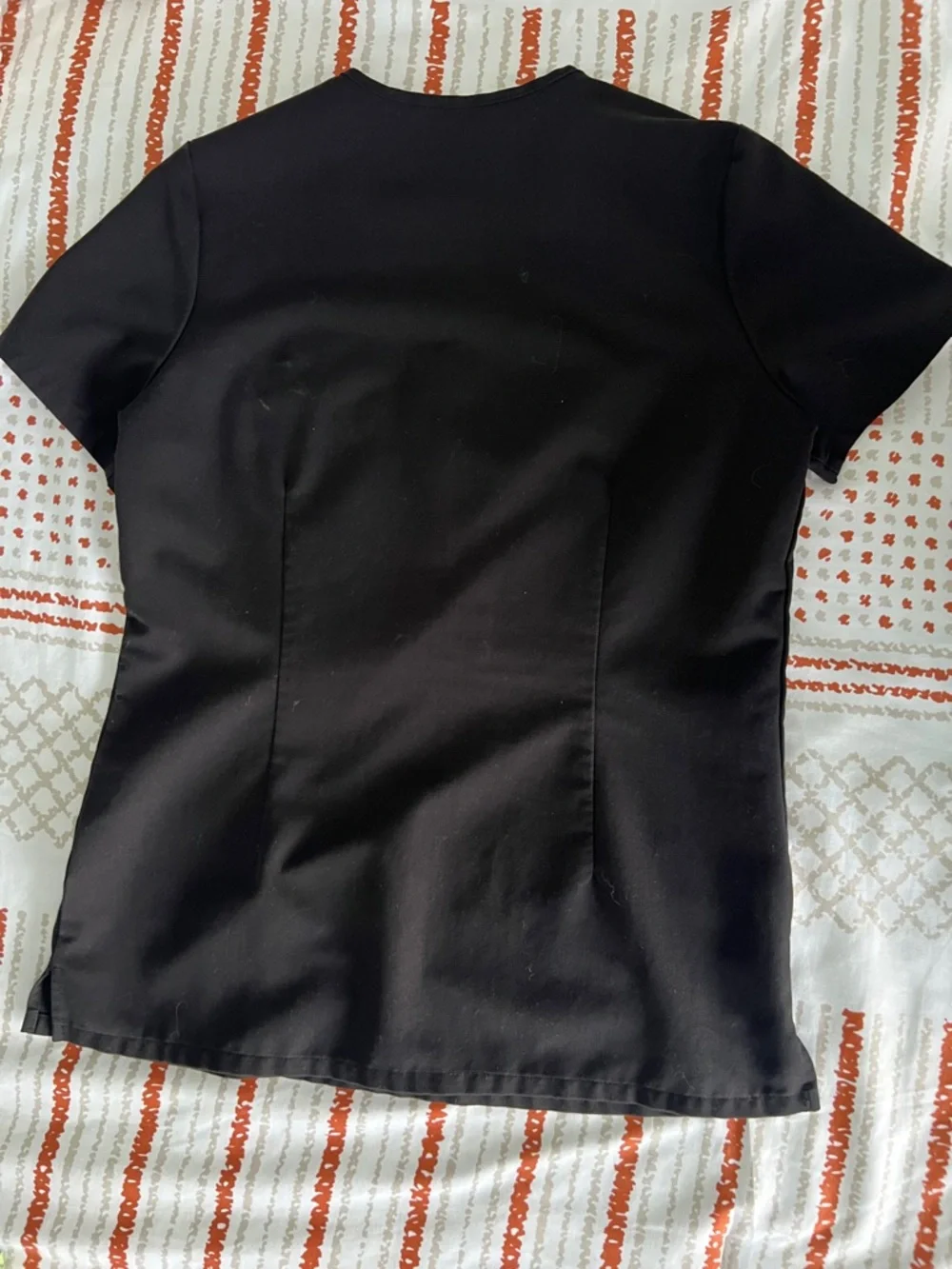 FIGS Women’s Black V-Neck Short Sleeve Scrub Top - Picture 2 of 3